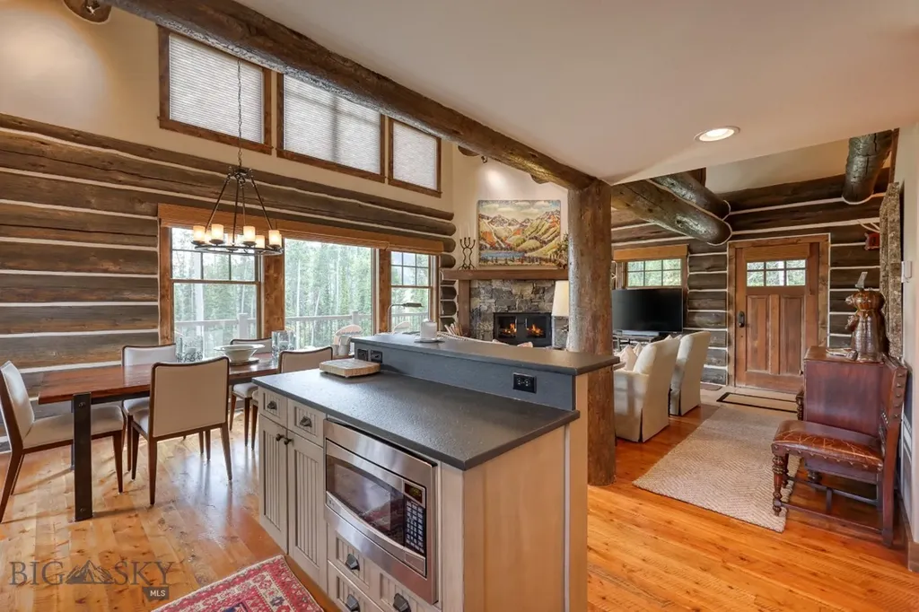 17 Manitou Loop Big Sky MT 59716