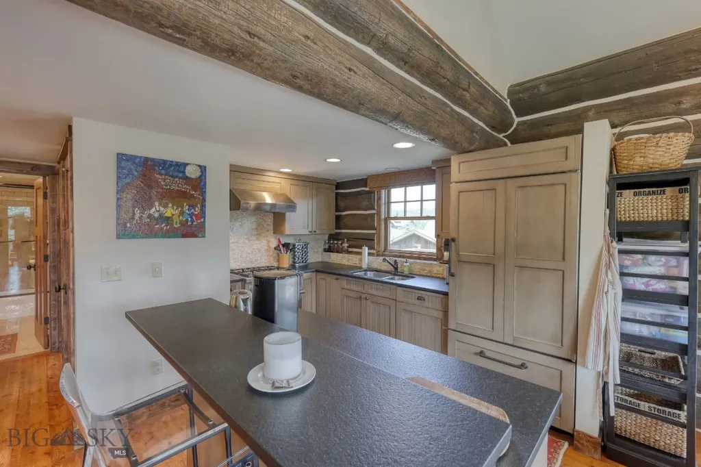 17 Manitou Loop Big Sky MT 59716