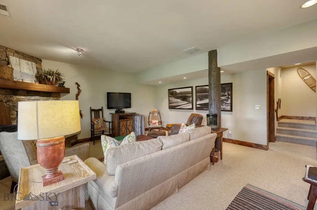 17 Manitou Loop Big Sky MT 59716