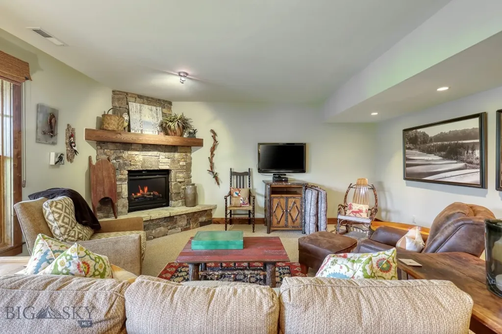 17 Manitou Loop Big Sky MT 59716