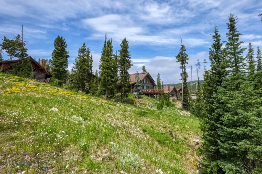 17 Manitou Loop Big Sky MT 59716