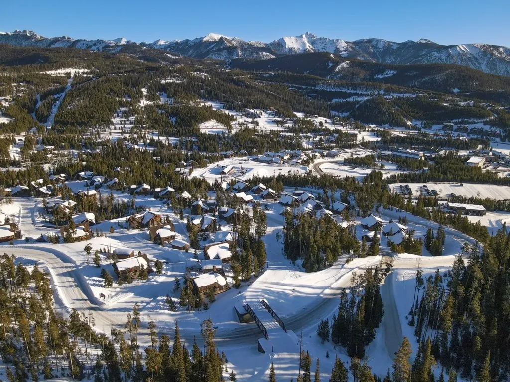 17 Manitou Loop Big Sky MT 59716