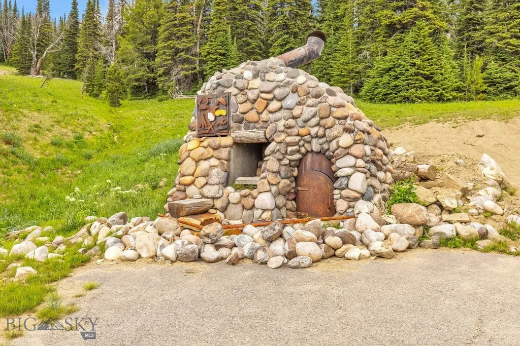 140 Upper Beehive Loop Road Big Sky MT 59716