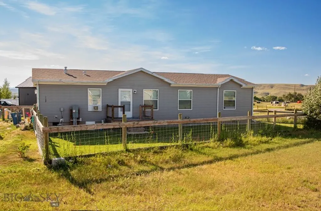 1102 E 2nd Street Big Timber MT 59011