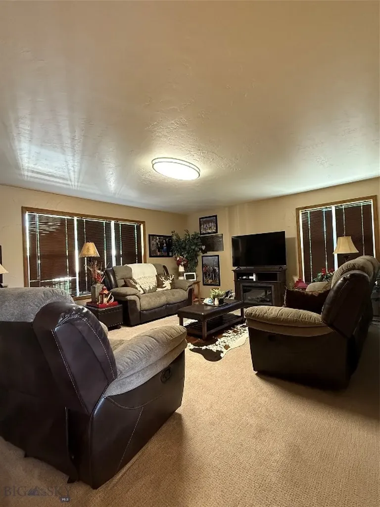 19970 Mount Highway 91 N Glen MT 59732