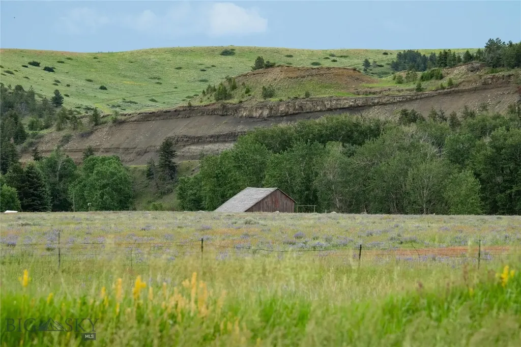 287 Spring Creek Road Absarokee MT 59001