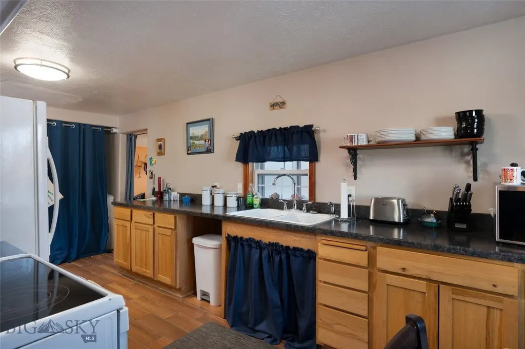 217 N Jefferson Whitehall MT 59759