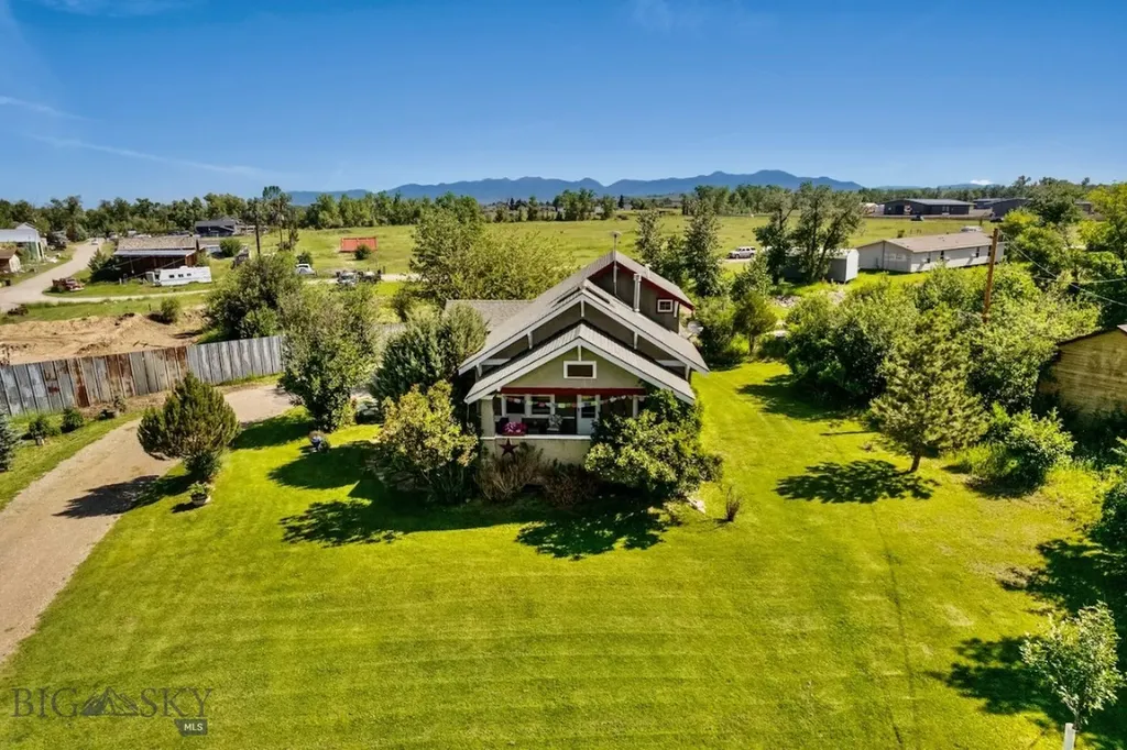 76413 Gallatin Road Gallatin Gateway MT 59730