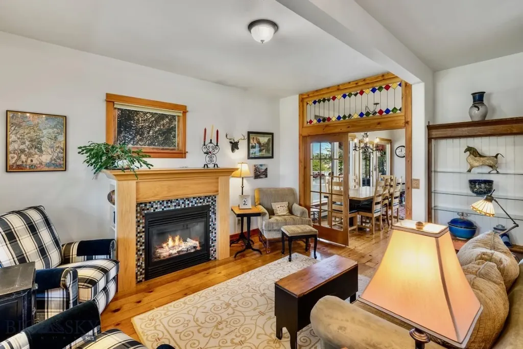 76413 Gallatin Road Gallatin Gateway MT 59730