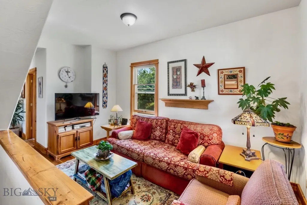 76413 Gallatin Road Gallatin Gateway MT 59730