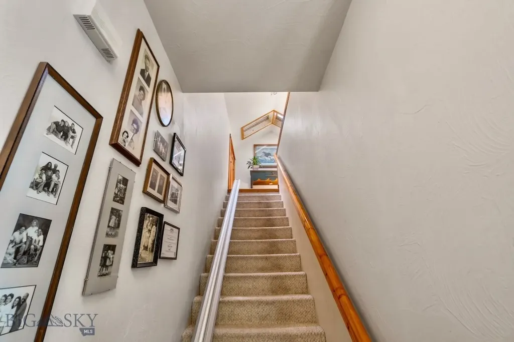 76413 Gallatin Road Gallatin Gateway MT 59730