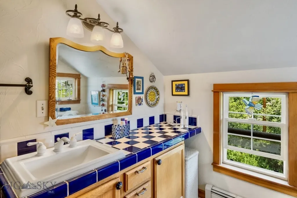 76413 Gallatin Road Gallatin Gateway MT 59730