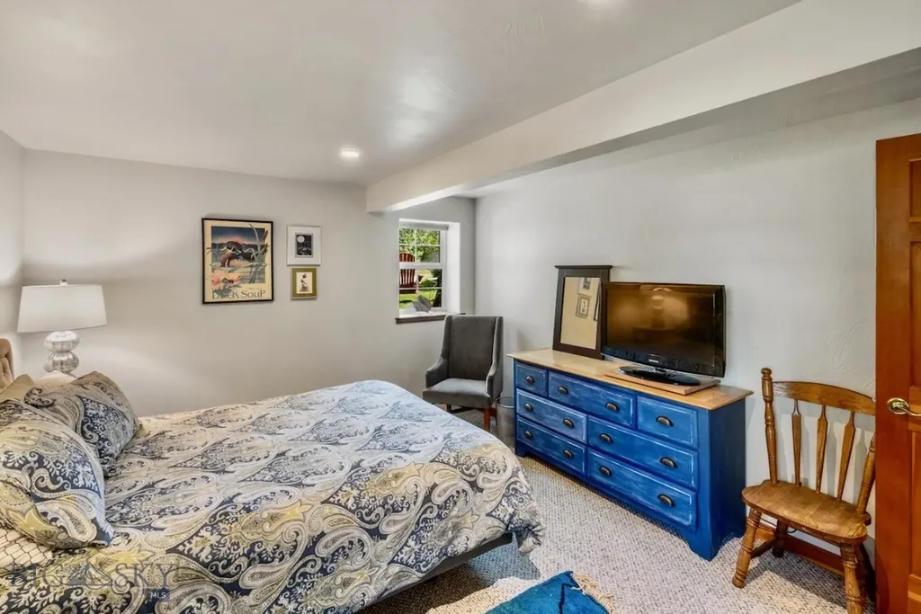 76413 Gallatin Road Gallatin Gateway MT 59730