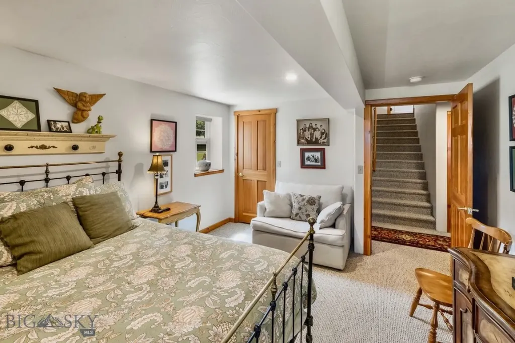 76413 Gallatin Road Gallatin Gateway MT 59730