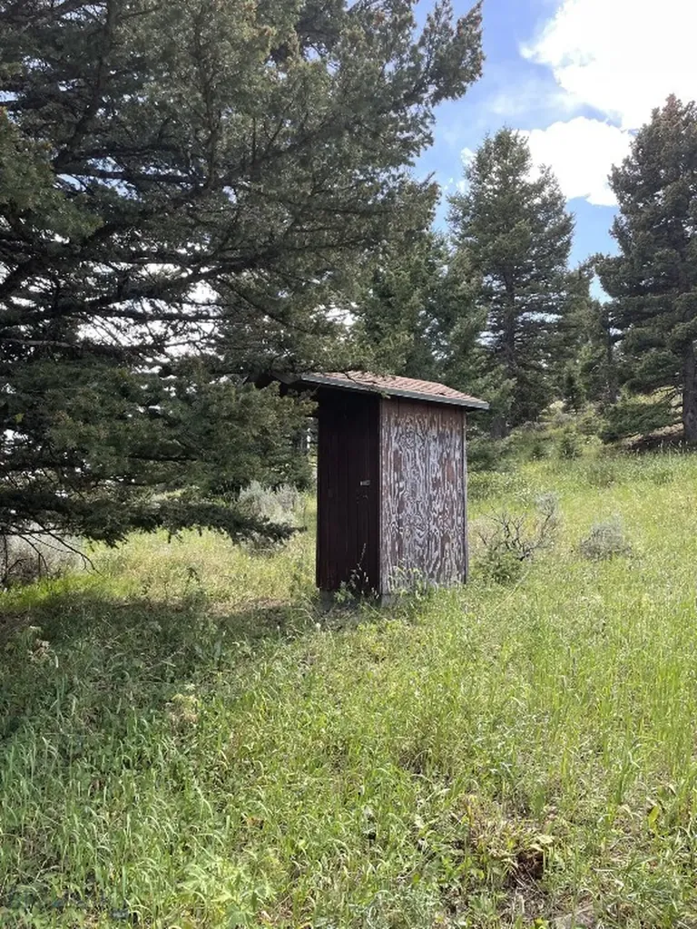 18 Blue Camas Road Bozeman MT 59715
