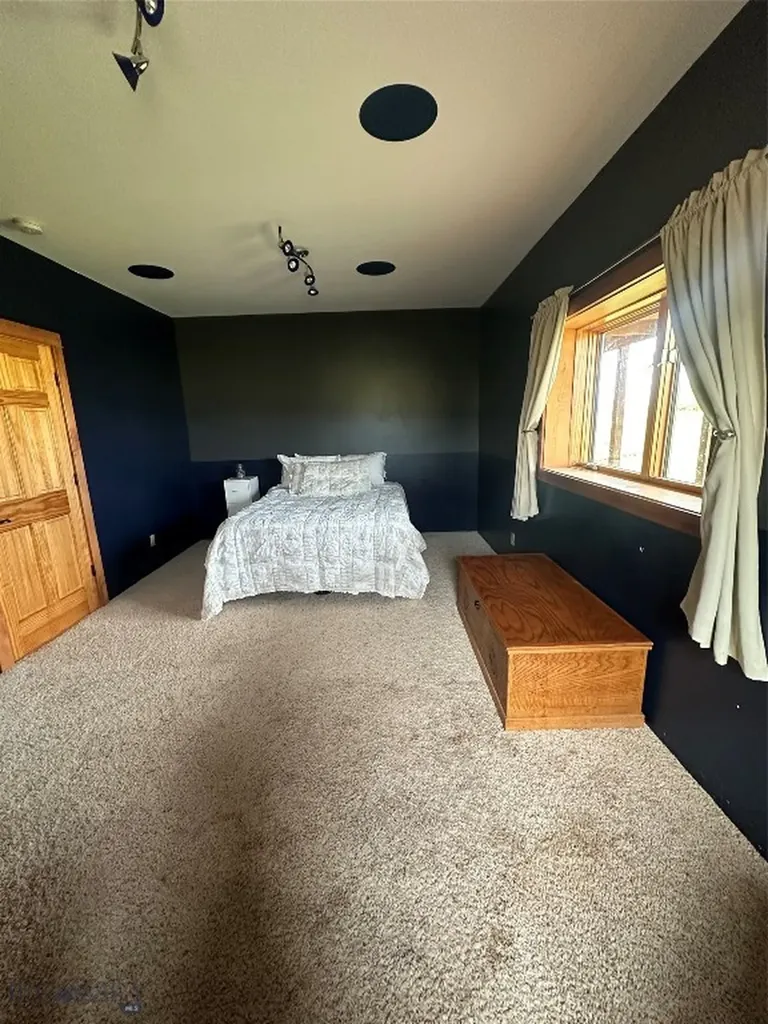 117 Meredith Ranch Livingston MT 59047