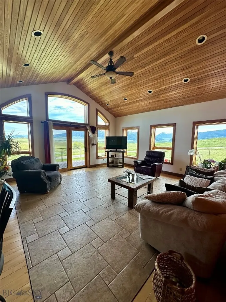 117 Meredith Ranch Livingston MT 59047