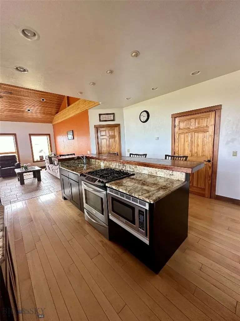 117 Meredith Ranch Livingston MT 59047