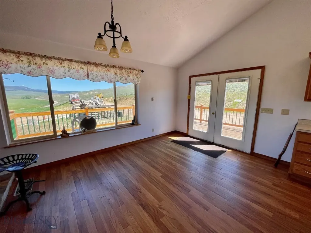 2900 Pioneer Mountains Scenic Byway Polaris MT 59746