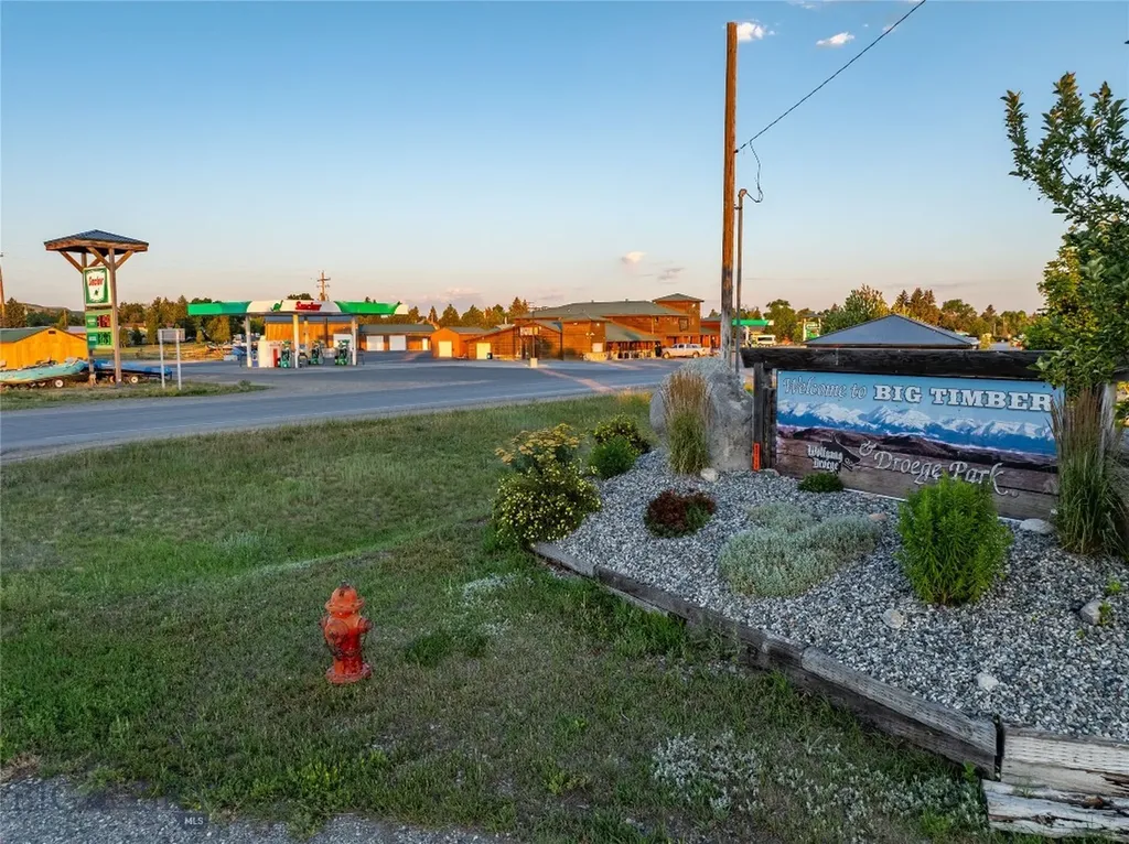 228 Big Timber Loop Road Highway Big Timber MT 59011