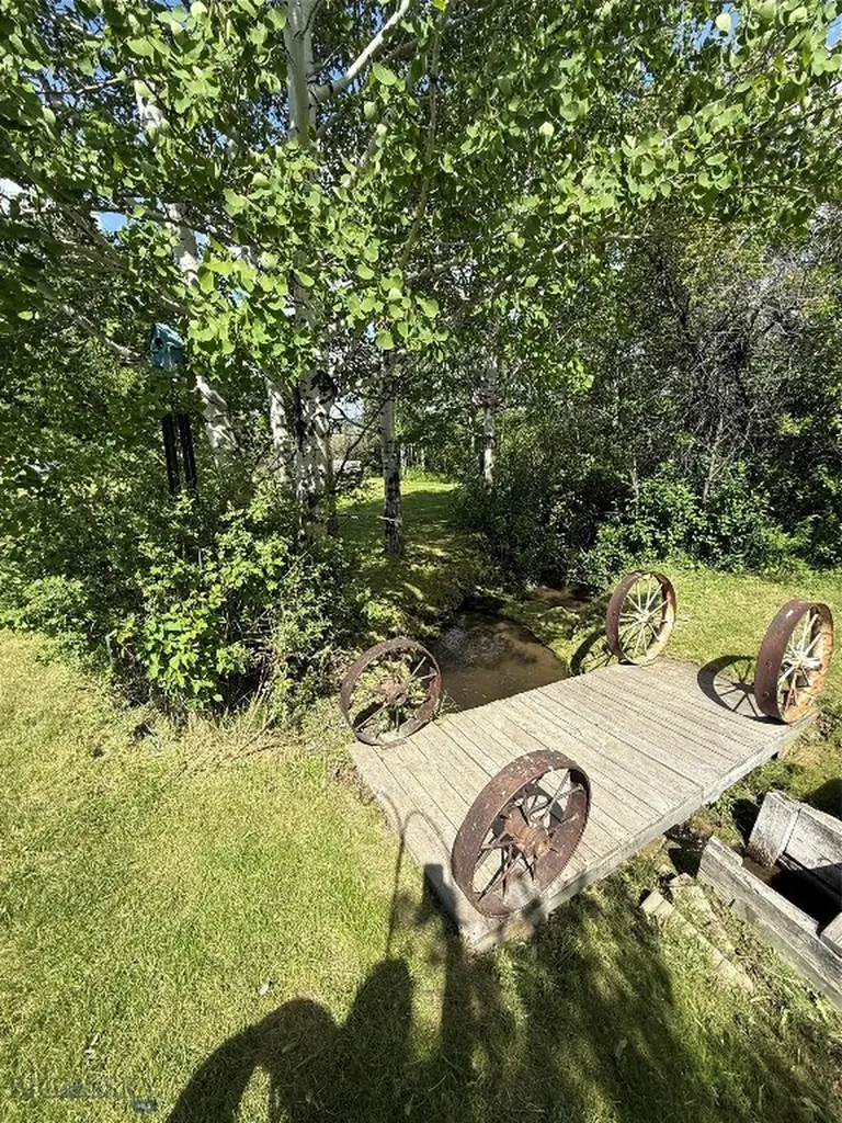 1535 Reynolds Creek Road Belgrade MT 59714
