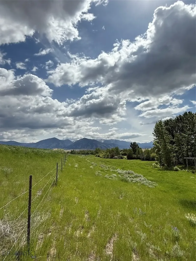 1535 Reynolds Creek Road Belgrade MT 59714