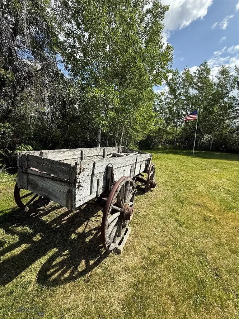 1535 Reynolds Creek Road Belgrade MT 59714