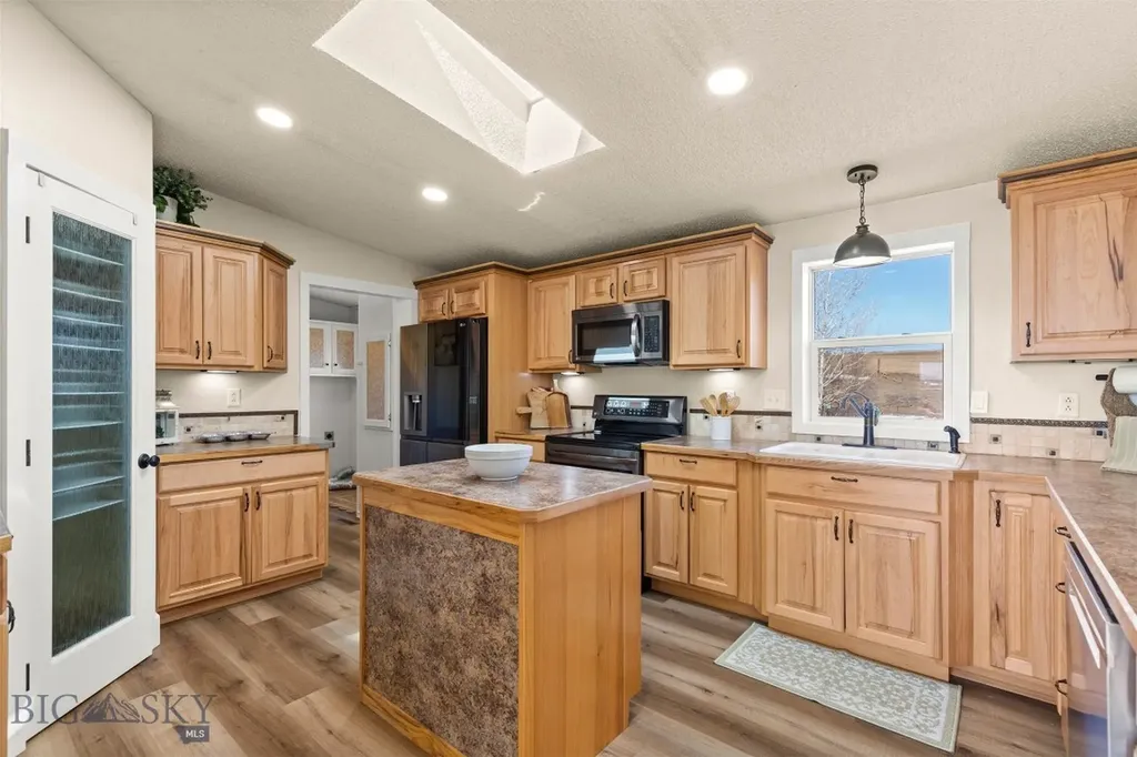 1535 Reynolds Creek Road Belgrade MT 59714