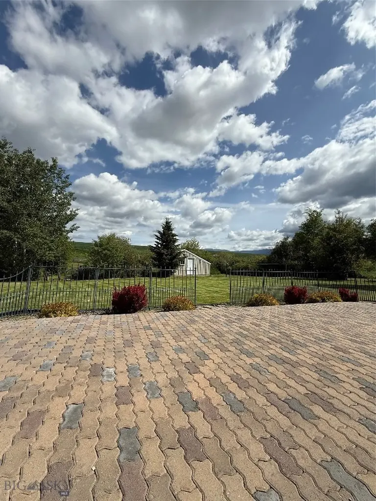 1535 Reynolds Creek Road Belgrade MT 59714