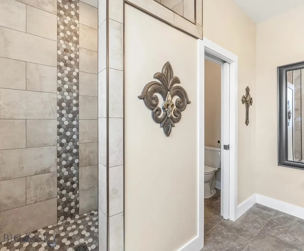 450 Hyde Park Butte MT 59701