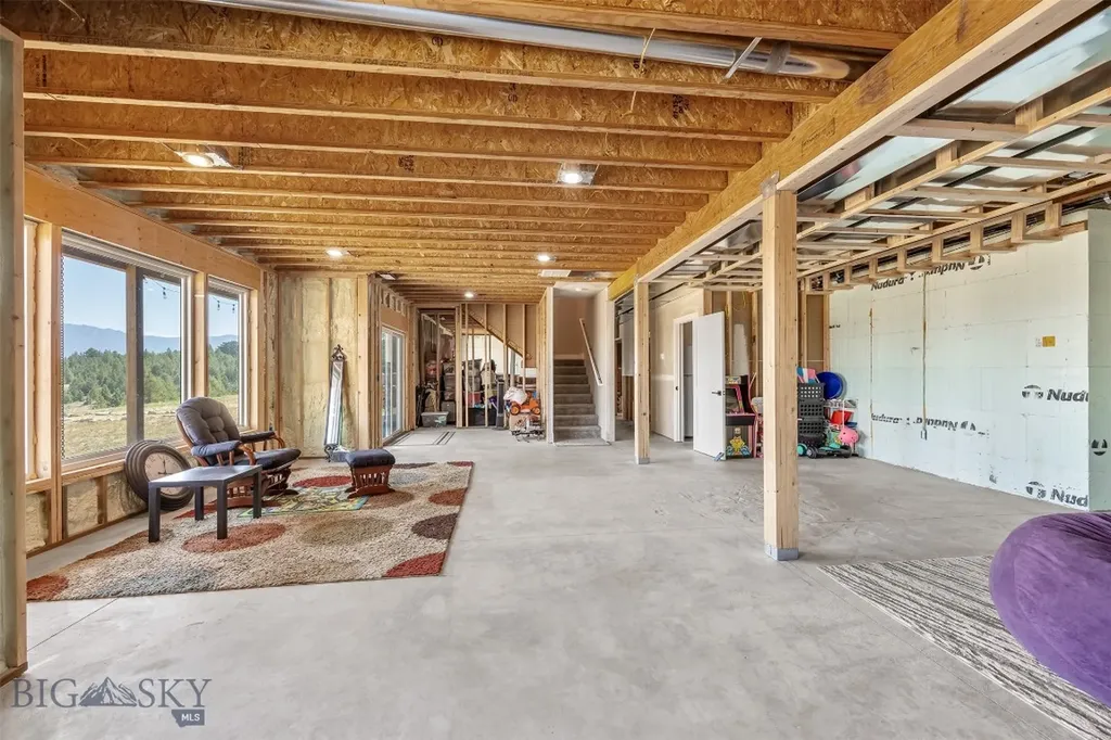 450 Hyde Park Butte MT 59701