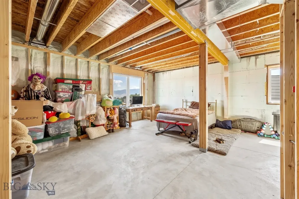450 Hyde Park Butte MT 59701