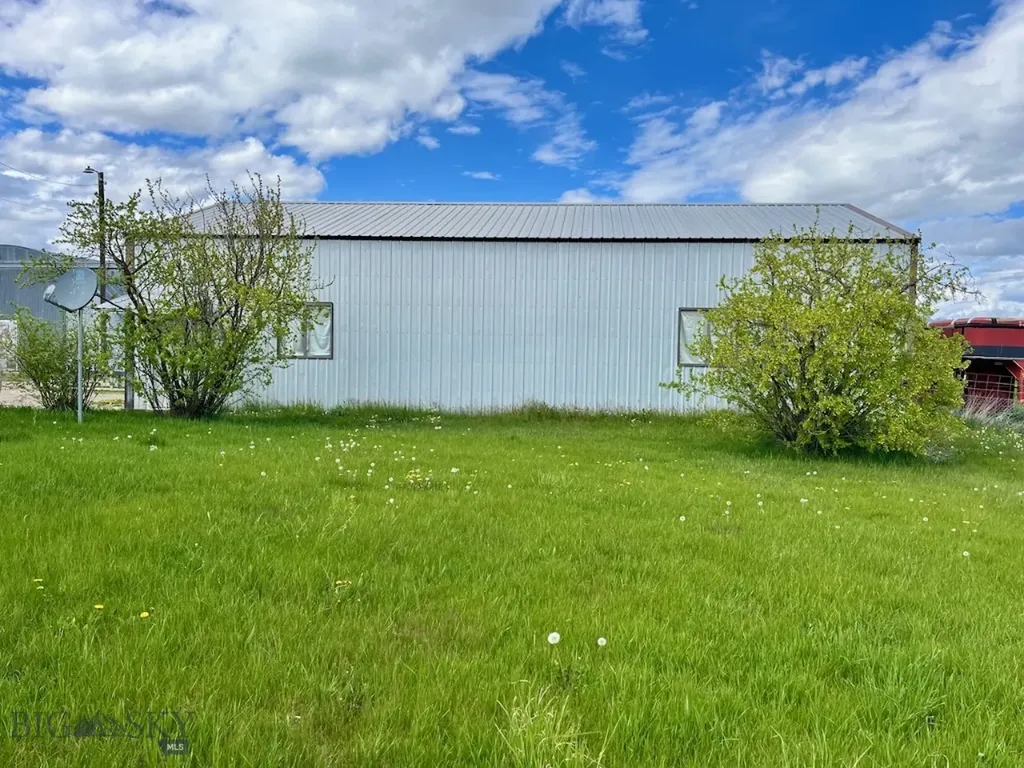 1480 Bolinger Road Belgrade MT 59714
