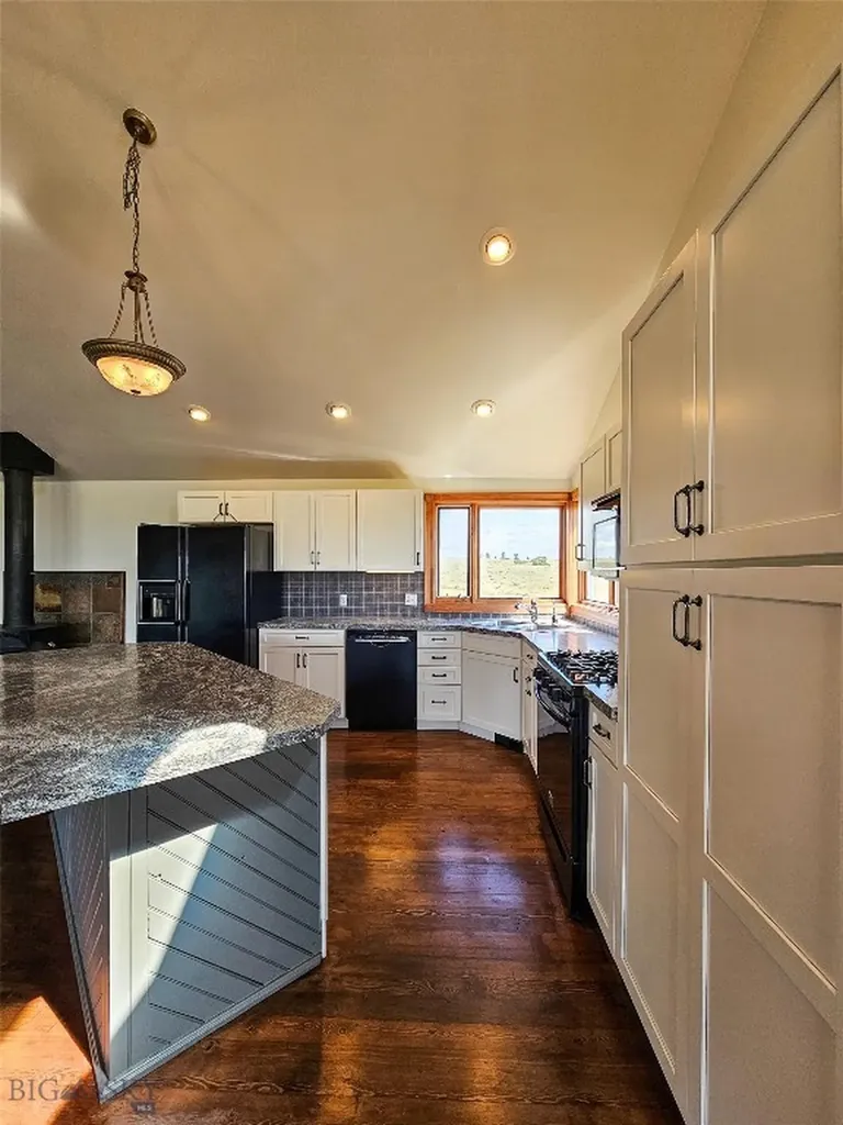 281 Otter Creek Road Big Timber MT 59011