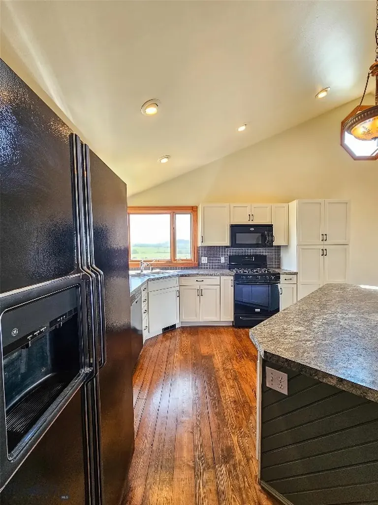 281 Otter Creek Road Big Timber MT 59011