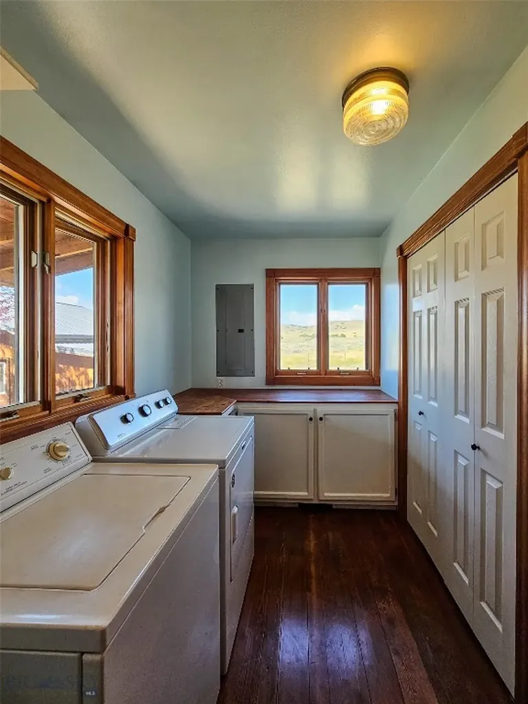 281 Otter Creek Road Big Timber MT 59011