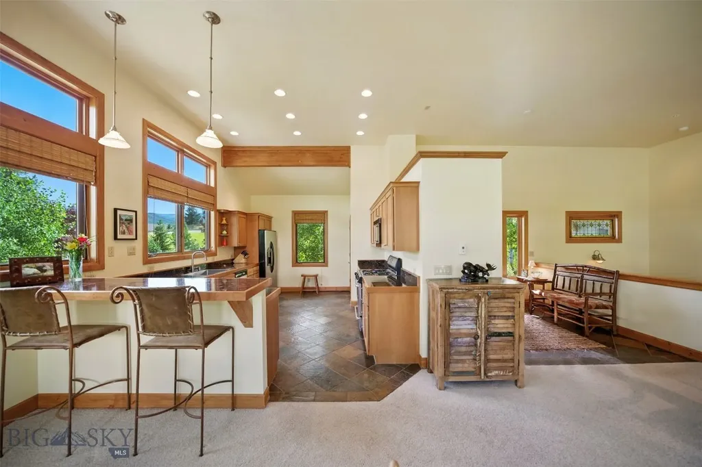 2130 Looking Glass Big Sky MT 59716