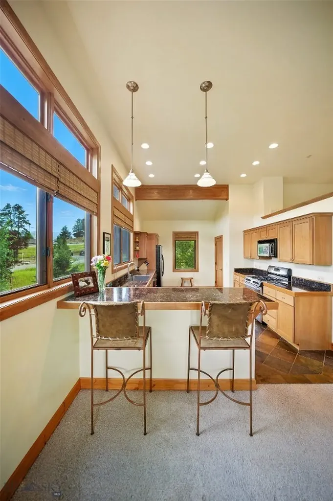 2130 Looking Glass Big Sky MT 59716