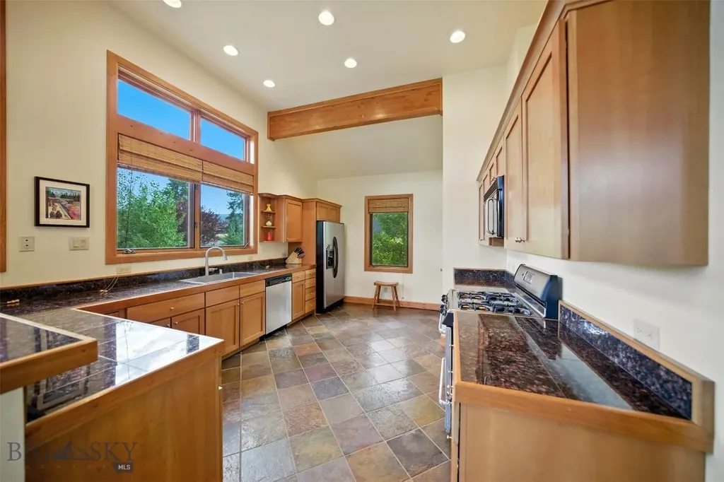 2130 Looking Glass Big Sky MT 59716