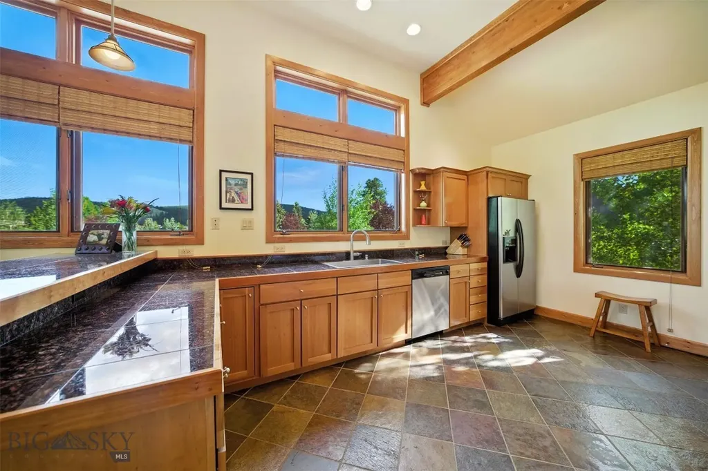 2130 Looking Glass Big Sky MT 59716