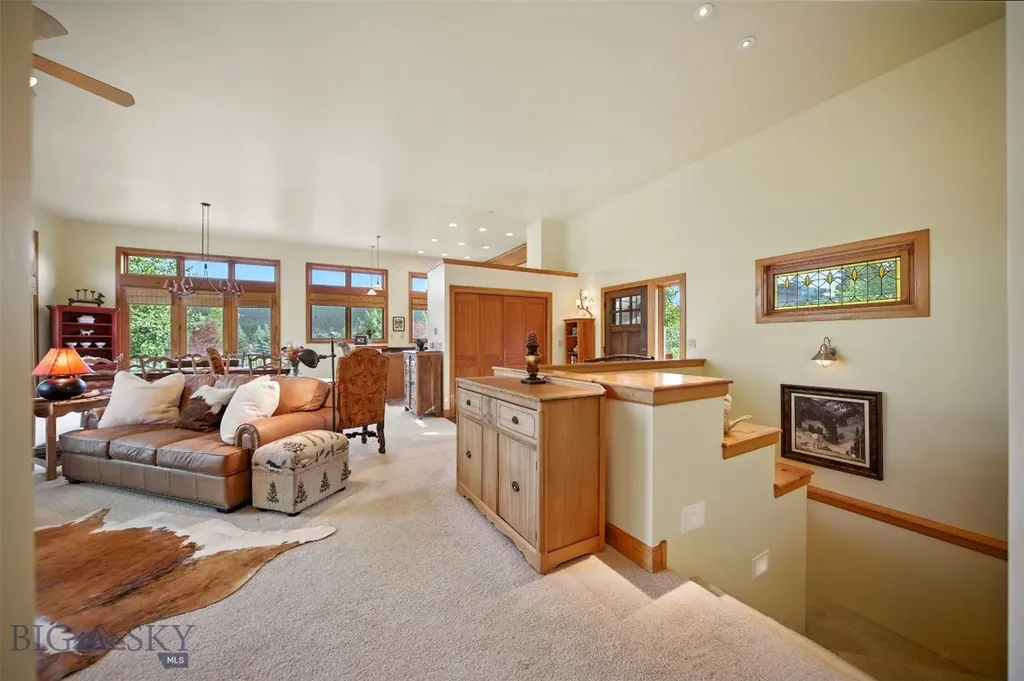 2130 Looking Glass Big Sky MT 59716