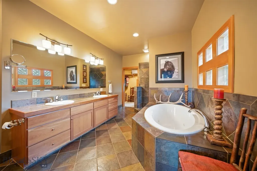 2130 Looking Glass Big Sky MT 59716