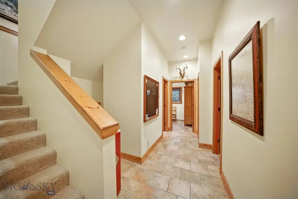 2130 Looking Glass Big Sky MT 59716