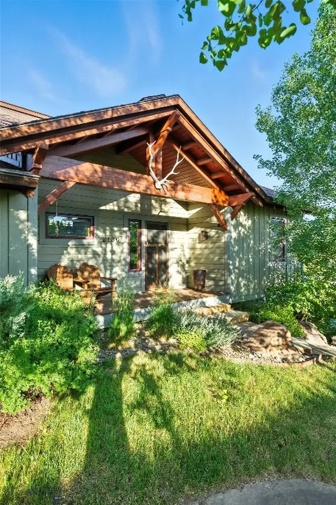 2130 Looking Glass Big Sky MT 59716