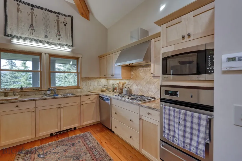 2780 Bobtail Horse Road Big Sky MT 59716