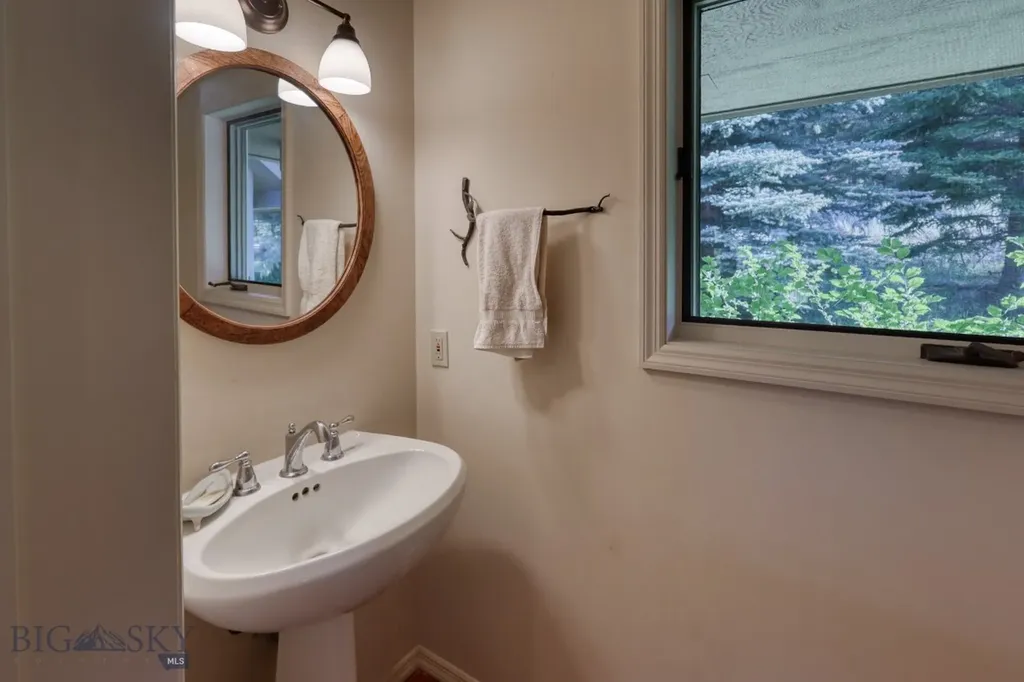 2780 Bobtail Horse Road Big Sky MT 59716
