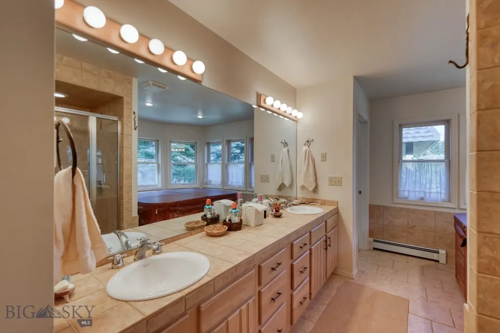 2780 Bobtail Horse Road Big Sky MT 59716