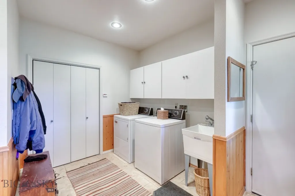 2780 Bobtail Horse Road Big Sky MT 59716