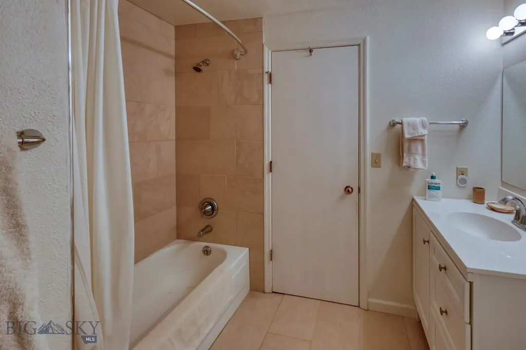2780 Bobtail Horse Road Big Sky MT 59716
