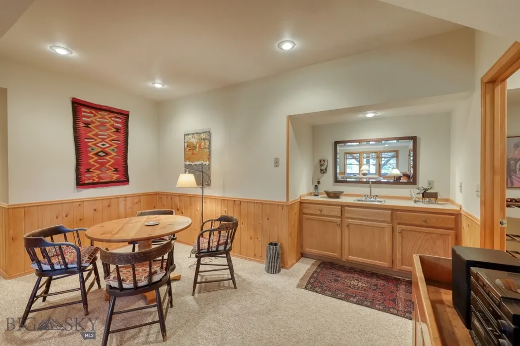 2780 Bobtail Horse Road Big Sky MT 59716